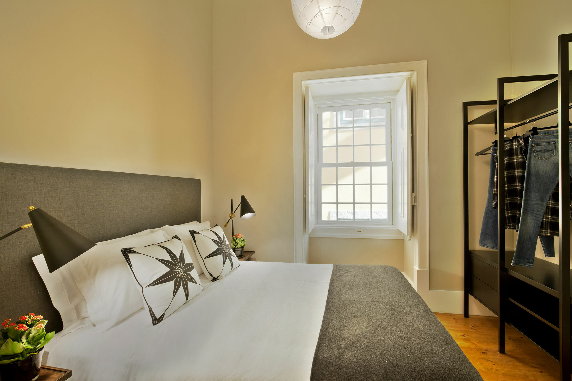 Lisbon Five Stars Apartments Bica Exterior photo